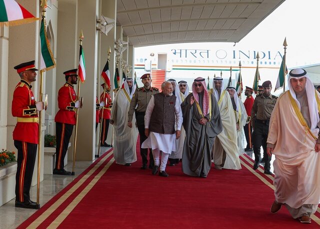 PM Modi Kuwait Visit: पीएम मोदी का ऐतिहासिक कुवैत दौरा, 43 वर्षों बाद भारत-कुवैत संबंधों में नया अध्याय