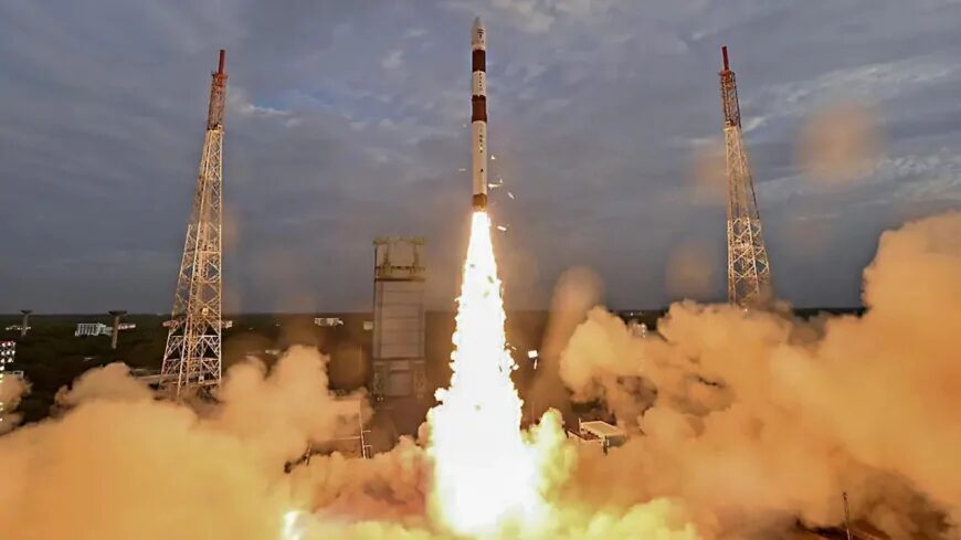 ISRO की अंतरिक्ष में एक और छलांग, SpaDeX Mission लॉन्च करने वाला भारत बना चौथा देश